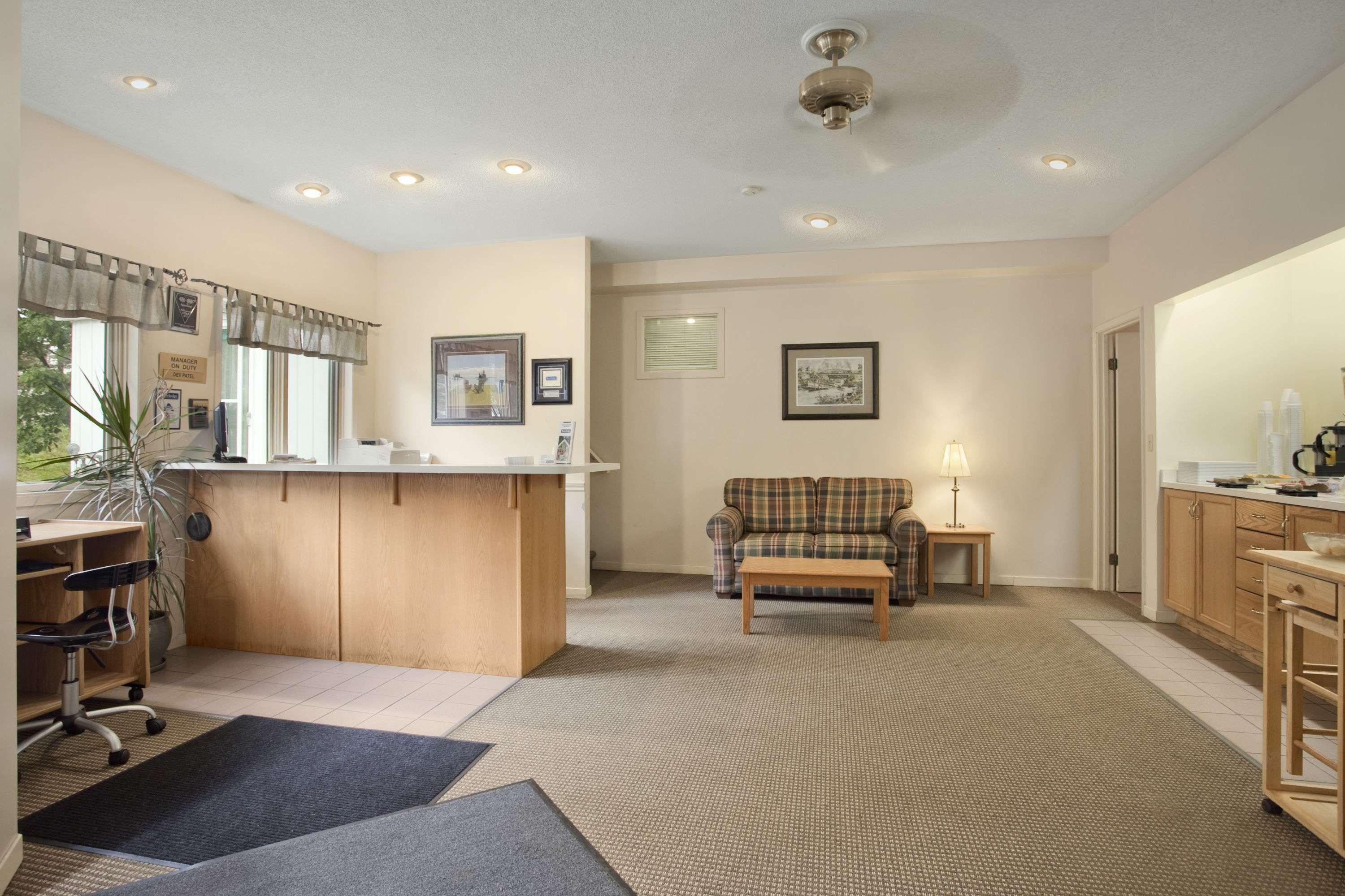 Travelodge By Wyndham Bracebridge Exteriör bild
