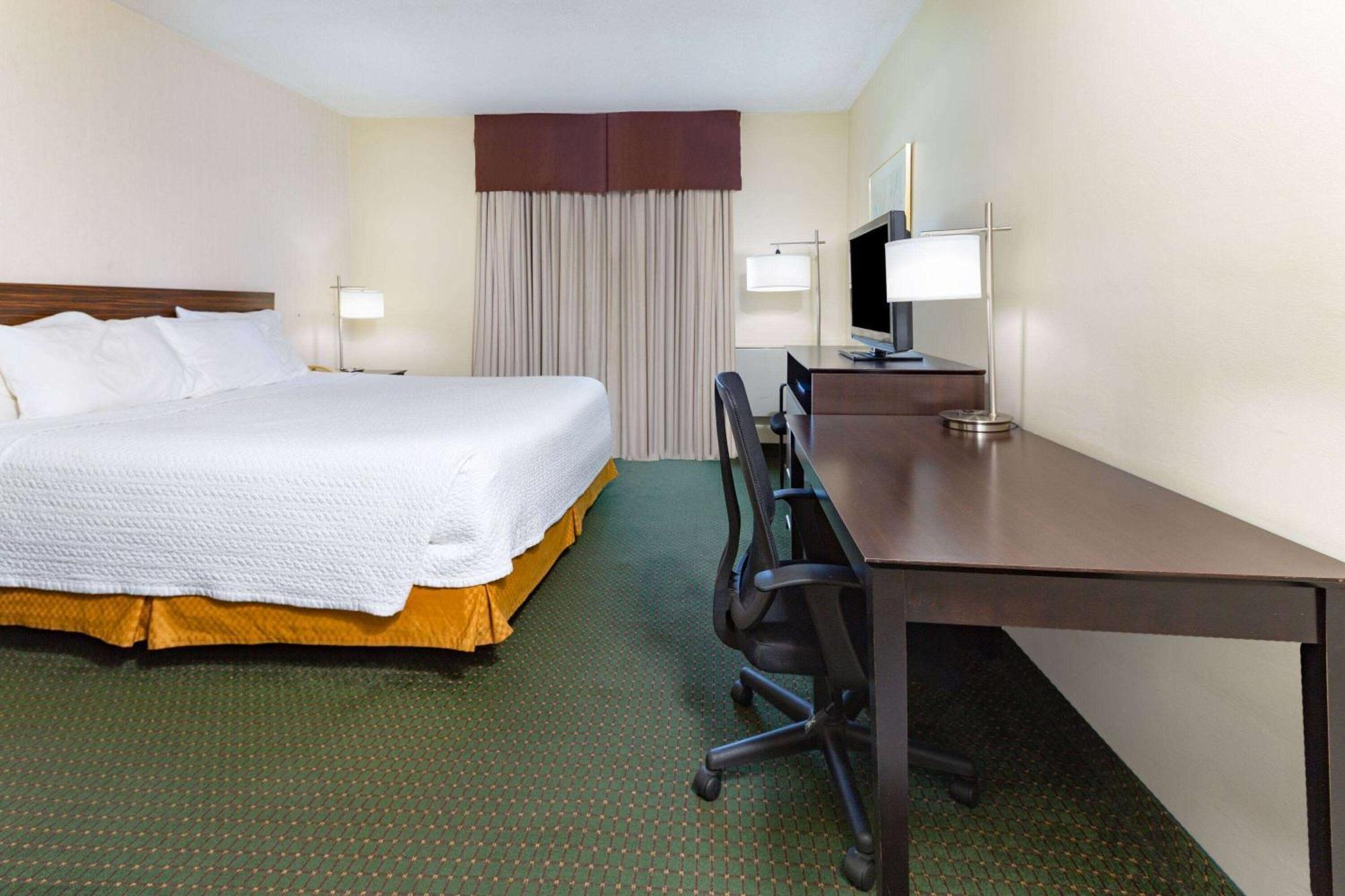 Travelodge By Wyndham Bracebridge Exteriör bild